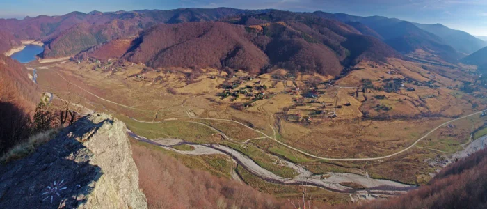 valea iadului ghid.jpg